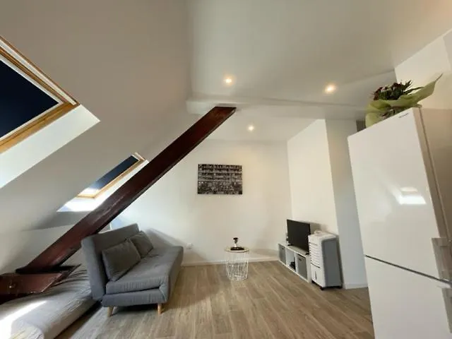 3 Personnes, Frontiere Suisse * Saint-Louis (Haut-Rhin)